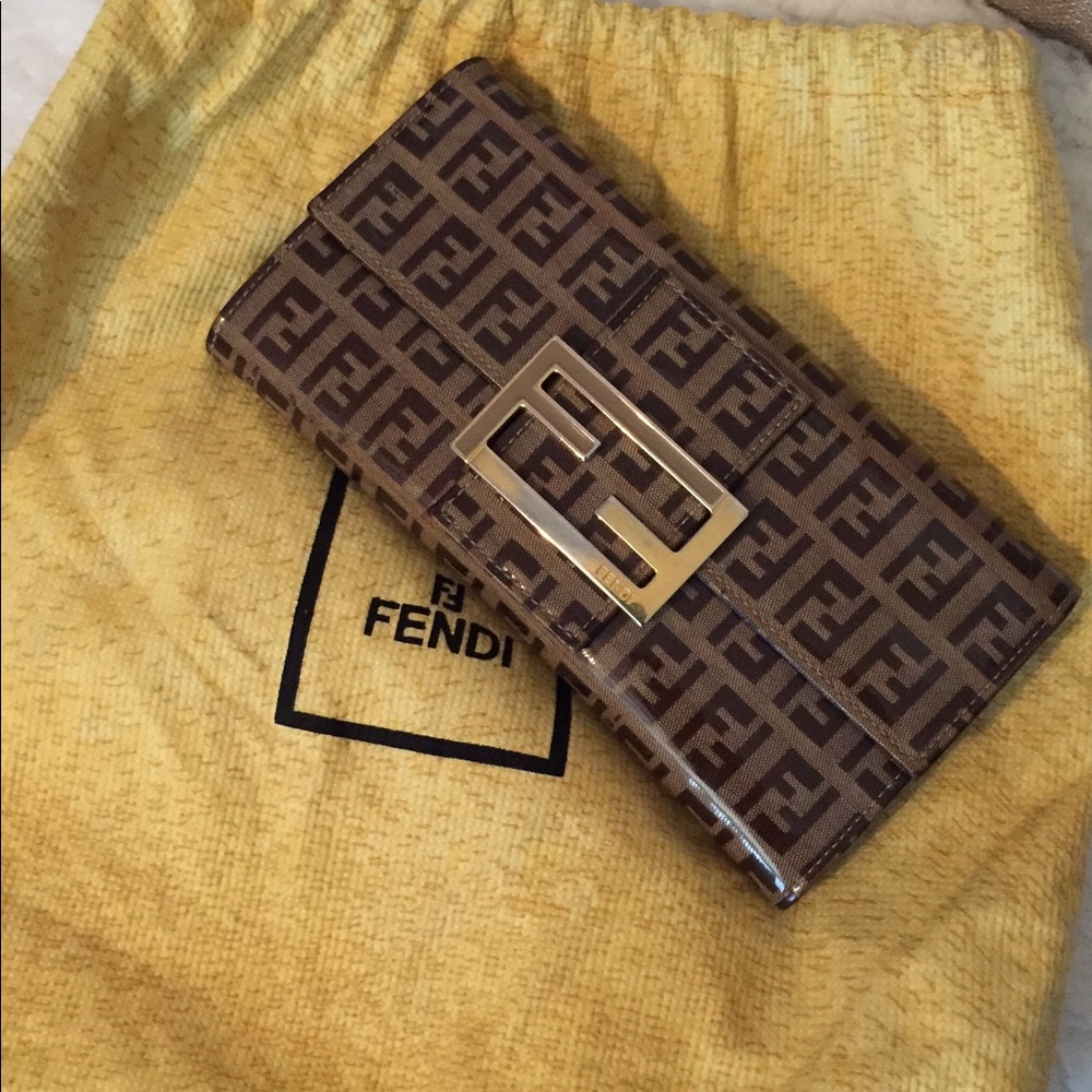 💯Authentic Fendi